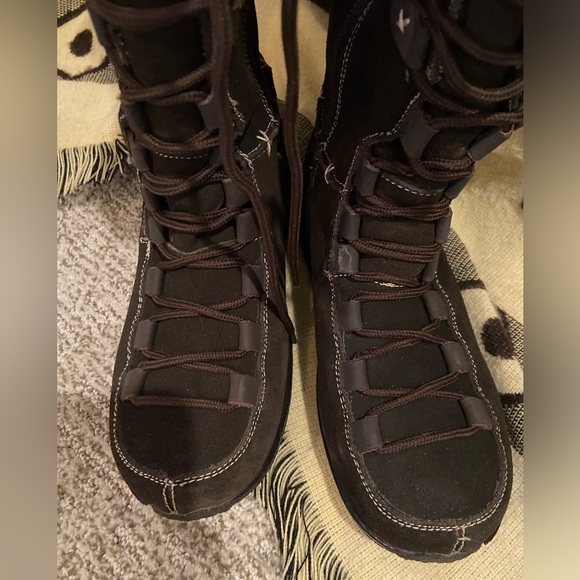 Artica “Cheyenne” brown suede lace up boots NIB - Picture 5 of 10